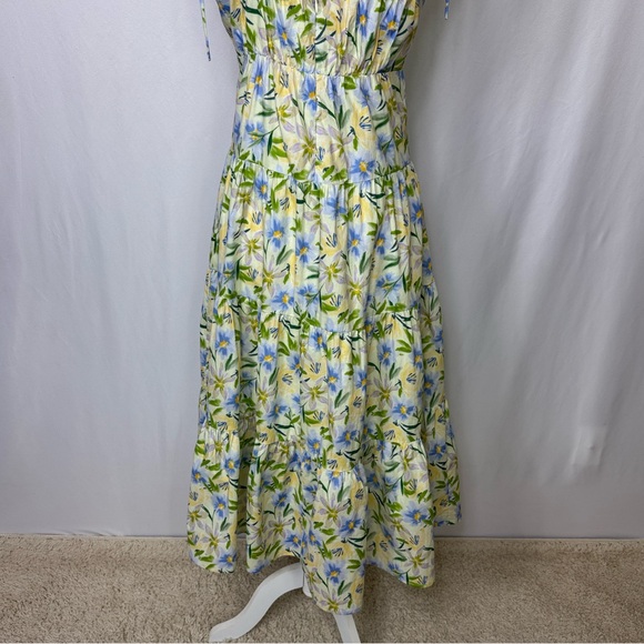 ASTR The Label Tie Strap Tiered Maxi Dress Size Medium Cream Blue Floral NWOT - Picture 10 of 13